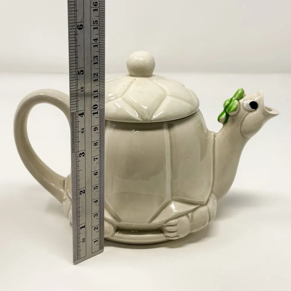 Unbranded vintage ceramic